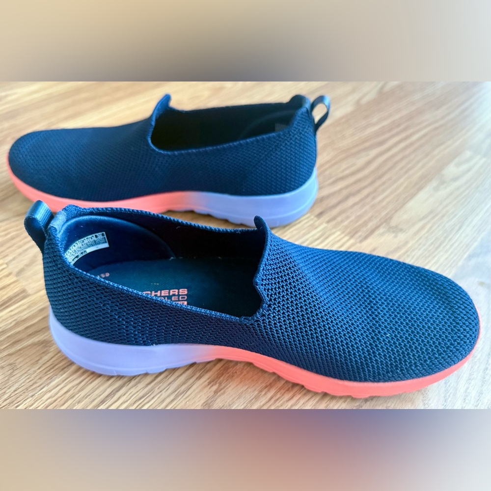 Skechers Stretch Fit Navy and Multi Athletic Slip-Ons - Picture 4 of 7